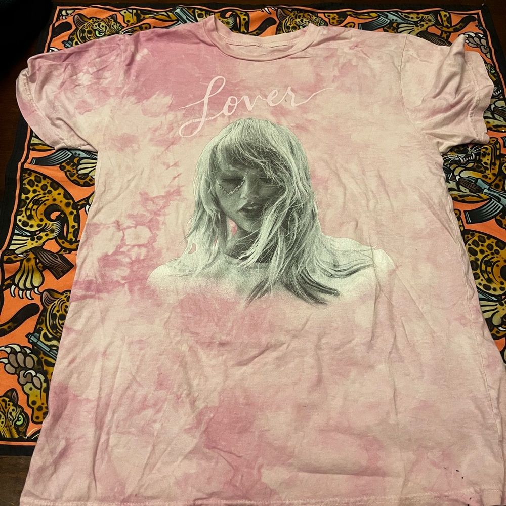 Taylor Swift Pink Lover T-Shirt Medium